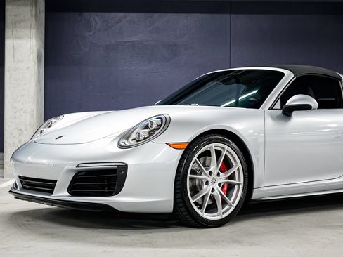 Used 2018 Porsche 911 Targa 4S AWD/4WD image 32