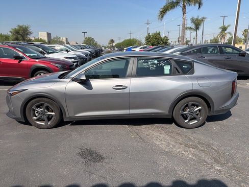 Used 2025 Kia K4 LXS image 2