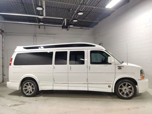 Used 2015 Chevrolet Express 2500 Extended image 5