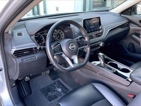 Used 2024 Nissan Altima 2.5 SR image 14
