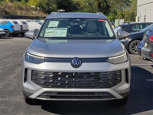 New 2025 Volkswagen Tiguan SE image 5