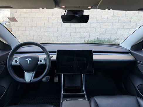 Used 2020 Tesla Model 3 Performance image 15