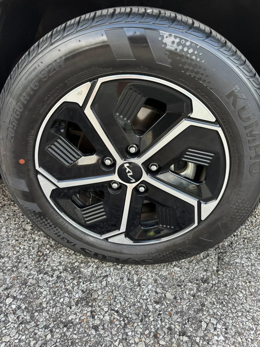 Used 2023 Kia Niro EX FWD image 24
