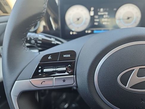 New 2026 Hyundai Elantra Limited FWD image 25
