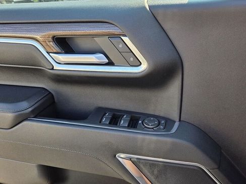 Used 2023 Chevrolet Silverado 1500 LT AWD/4WD image 33