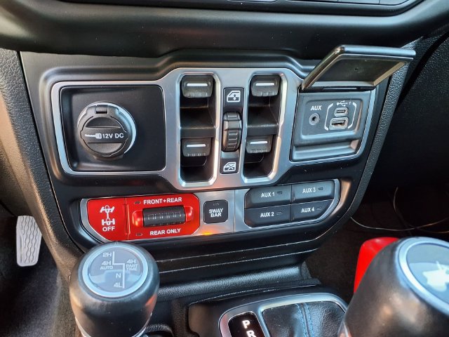 Used 2021 Jeep Wrangler Unlimited Rubicon 4xe w/ Cold Weather Group AWD/4WD image 28