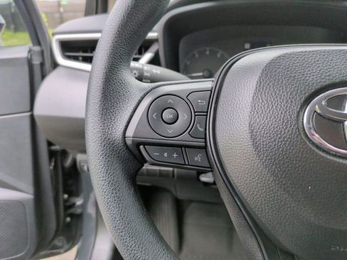 Used 2025 Toyota Corolla LE FWD image 18