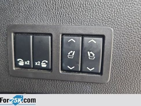 Used 2015 Chevrolet Tahoe LT AWD/4WD image 34