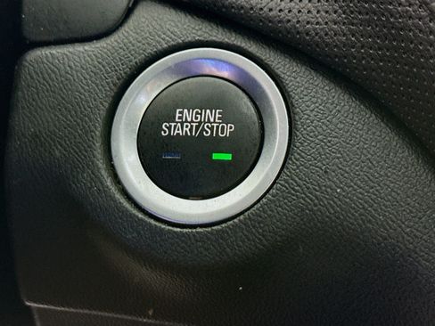 Used 2023 Chevrolet Equinox Premier FWD image 21