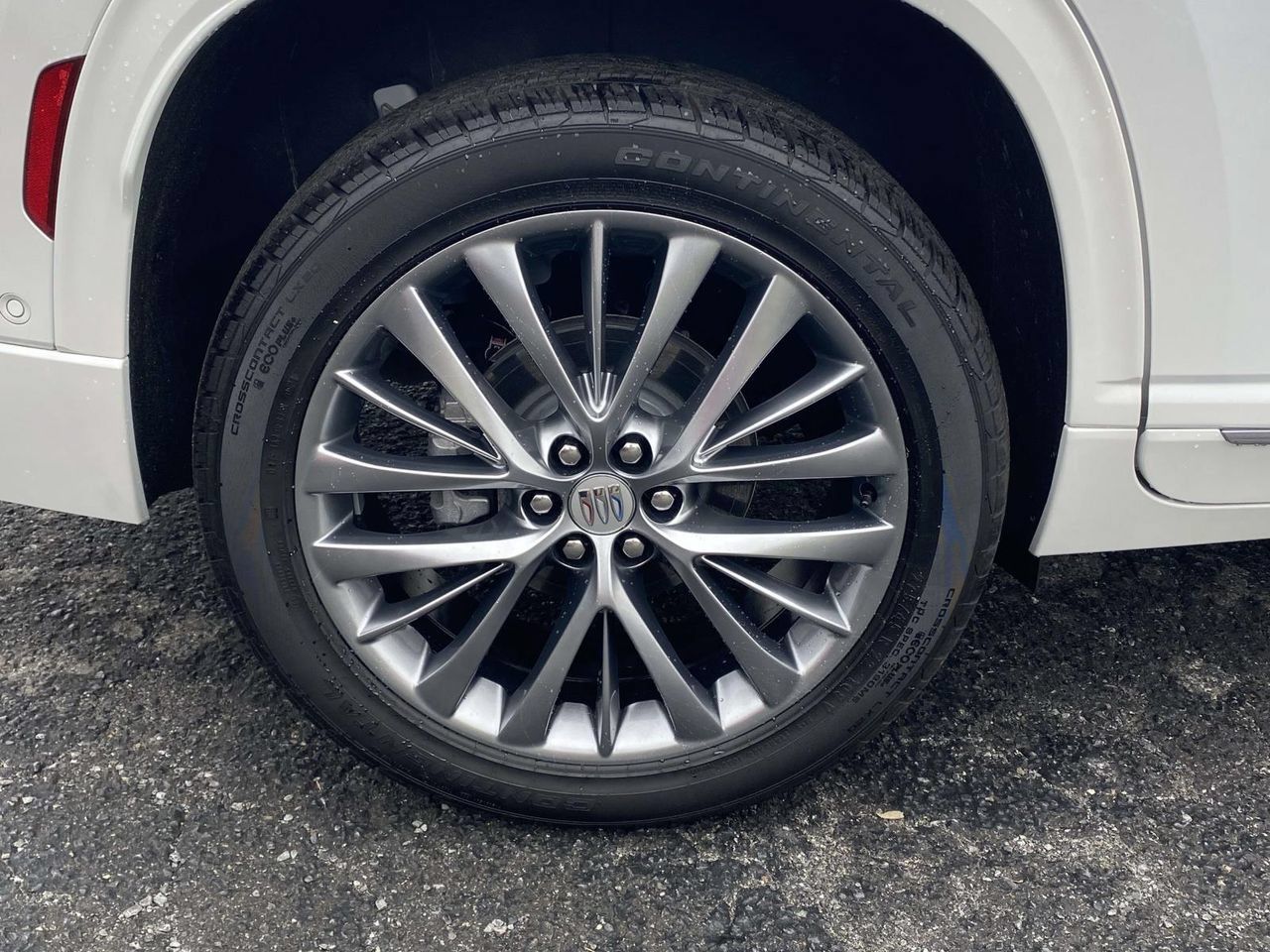 Used 2025 Buick Enclave Avenir w/ Super Cruise Package FWD image 7