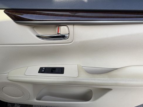 Used 2013 Lexus ES 350 w/ Premium Pkg FWD image 41