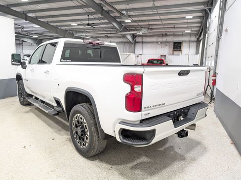 Used 2021 Chevrolet Silverado 2500 High Country w/ Technology Package image 5
