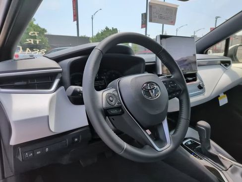 Used 2026 Toyota Corolla SE w/ SE Premium Package FWD image 25