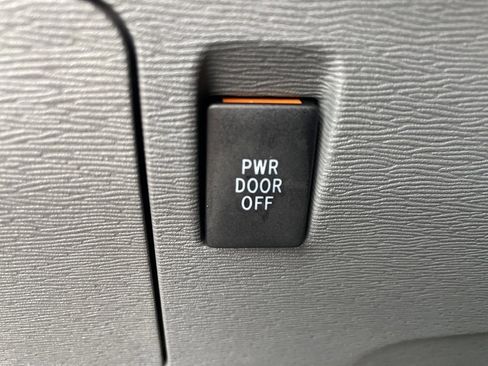 Used 2017 Toyota Sienna LE image 20