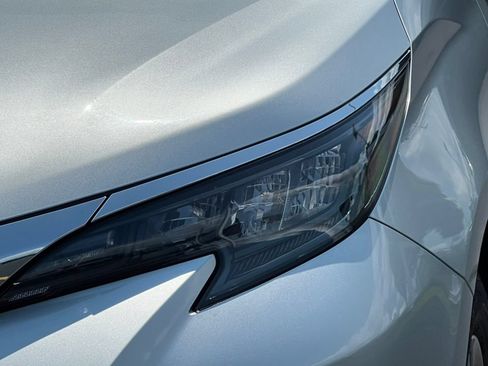 Used 2025 Toyota Sienna XLE FWD image 34