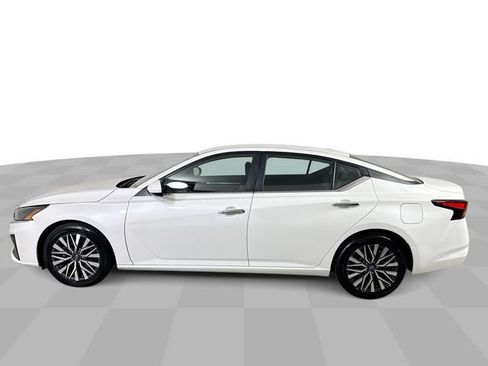 Used 2023 Nissan Altima 2.5 SV FWD image 5