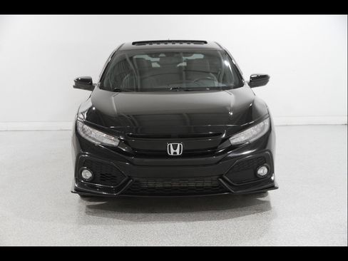 Used 2018 Honda Civic Sport Touring image 2