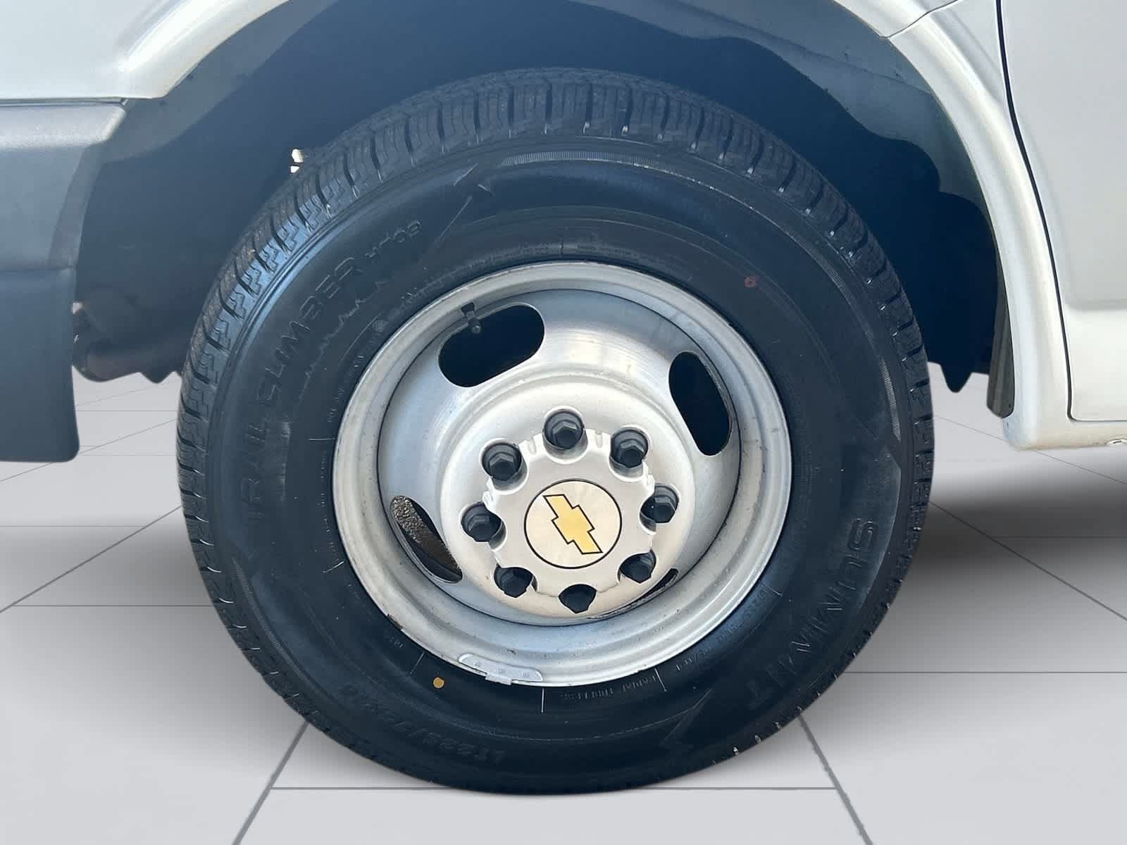 Used 2016 Chevrolet Express 3500 RWD image 10