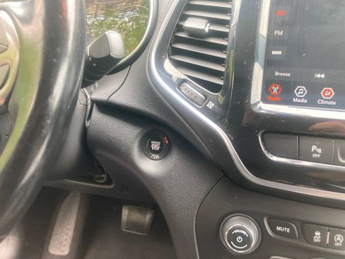 Used 2020 Jeep Cherokee Limited AWD/4WD image 22