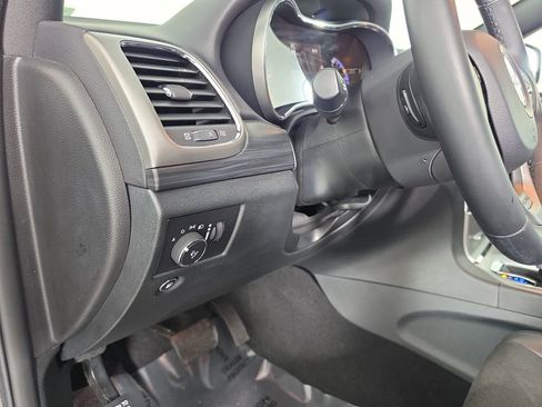 Used 2019 Jeep Grand Cherokee Laredo w/ Laredo X Package AWD/4WD image 12