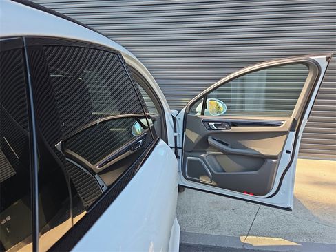 Used 2023 Porsche Macan S image 69