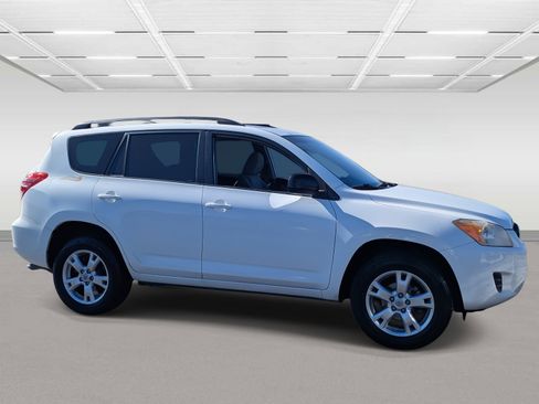 Used 2011 Toyota RAV4 image 7