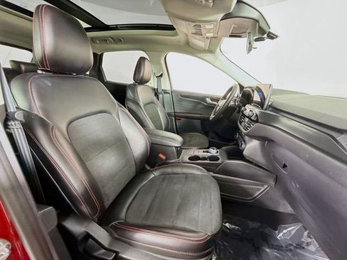 Certified 2022 Ford Escape SEL w/ SEL Stealth AWD Package image 29