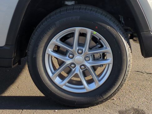 New 2025 Jeep Grand Cherokee Laredo X w/ Luxury Tech Group I image 26