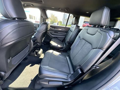 Used 2023 Jeep Grand Cherokee L Laredo AWD/4WD image 23