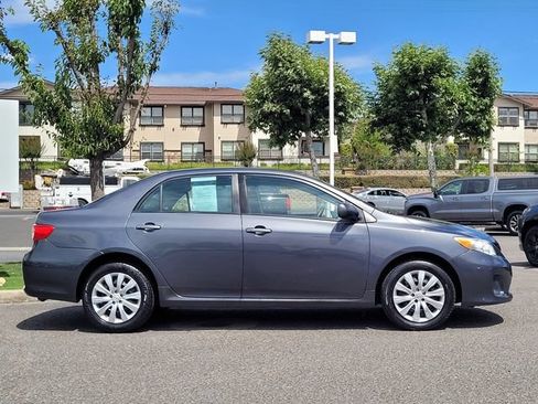 Used 2012 Toyota Corolla LE FWD image 5