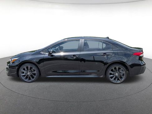 Used 2025 Toyota Corolla SE FWD image 3