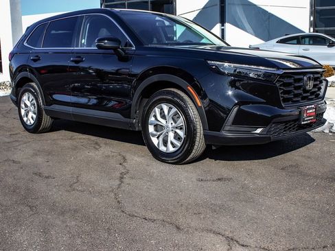 Used 2025 Honda CR-V LX image 3
