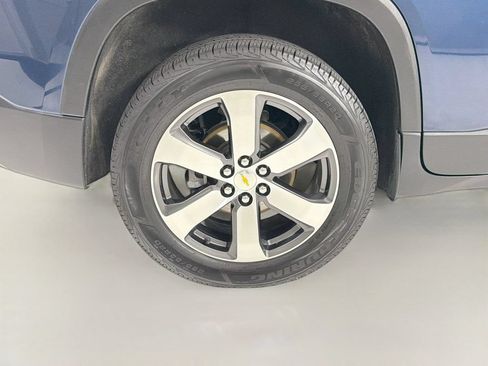 Used 2022 Chevrolet Traverse LT w/ LT Premium Package AWD/4WD image 35