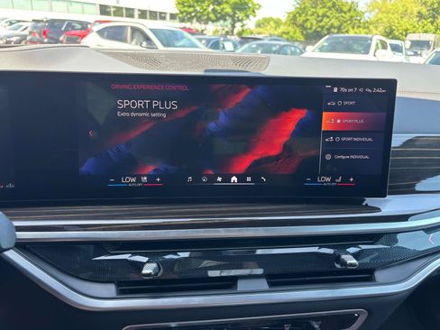 Used 2025 BMW X5 xDrive40i w/ M Sport Package AWD/4WD image 26