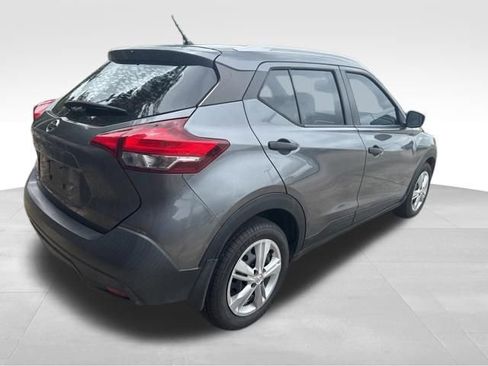 Used 2019 Nissan Kicks S FWD image 9