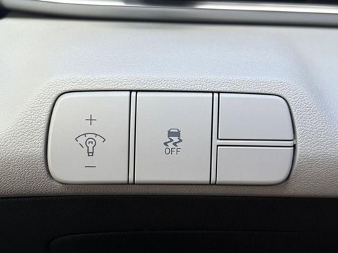 New 2026 Hyundai Elantra Limited FWD image 34