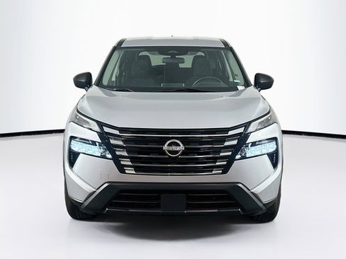 Used 2024 Nissan Rogue S FWD image 2