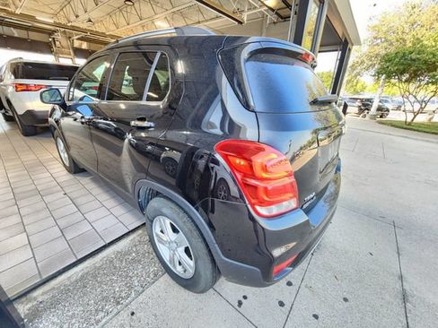 Used 2020 Chevrolet Trax LT w/ LT Convenience Package FWD image 6