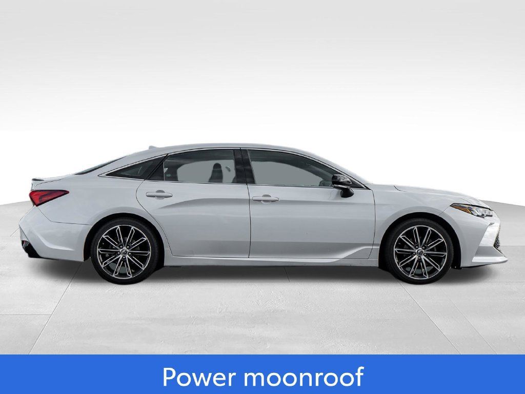 Used 2019 Toyota Avalon XSE w/ All Weather Liner Package FWD image 8