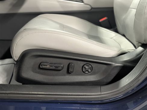 Used 2019 Honda Accord Touring image 12