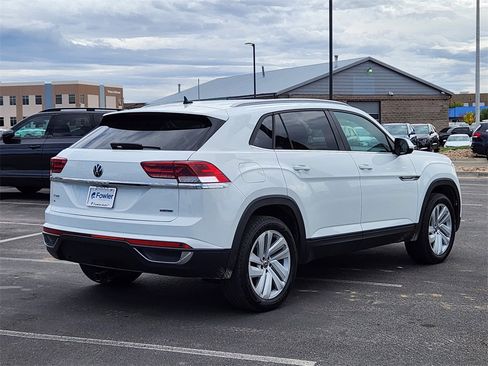 Used 2021 Volkswagen Atlas Cross Sport SE image 3