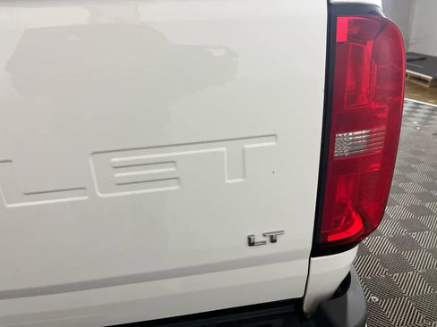 Used 2022 Chevrolet Colorado LT w/ Fleet Safety Package image 12