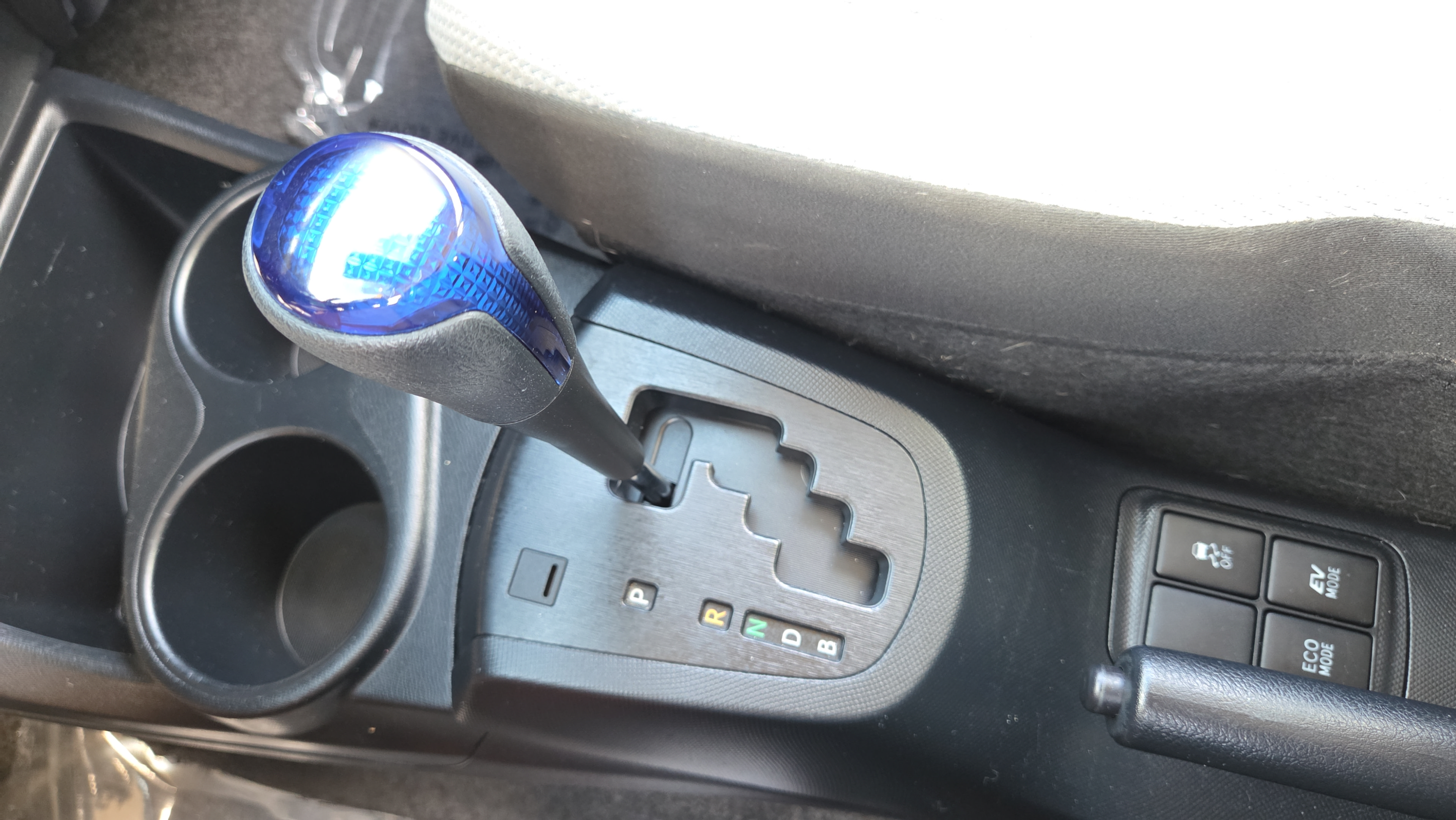 Used 2018 Toyota Prius C One FWD image 31