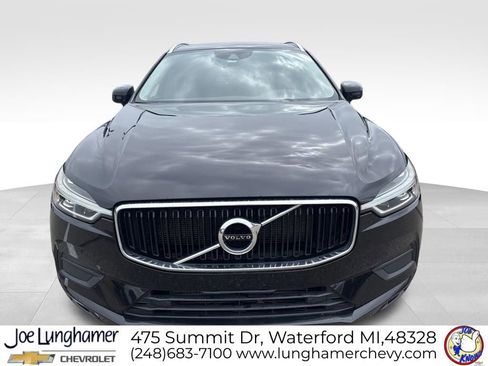 Used 2018 Volvo XC60 T5 Momentum w/ Convenience Package image 9