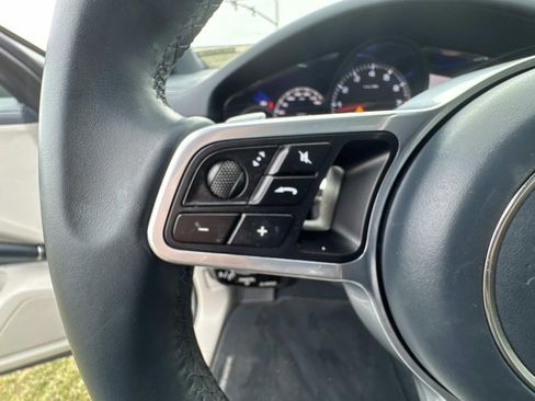 Used 2021 Porsche Cayenne S image 23