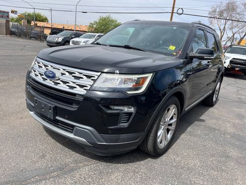 Used 2018 Ford Explorer XLT w/ Equipment Group 202A FWD image 7