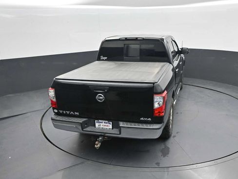 Used 2017 Nissan Titan SV AWD/4WD image 25