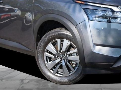 Certified 2025 Nissan Pathfinder SV w/ SV Premium Package FWD image 3