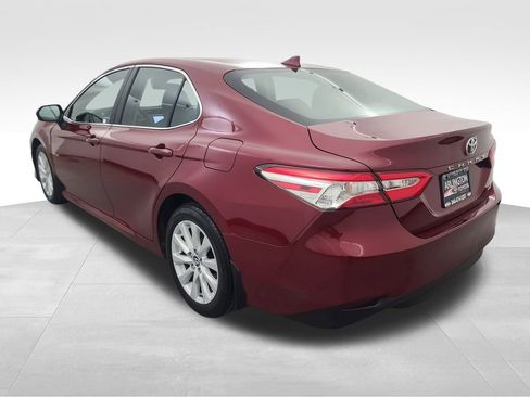 Used 2020 Toyota Camry LE image 7