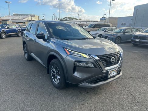 Used 2023 Nissan Rogue S AWD/4WD image 2